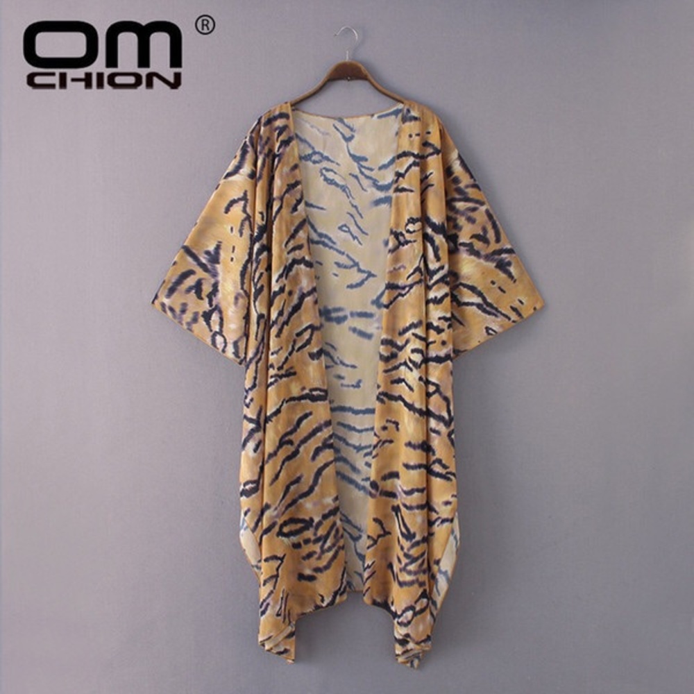 Women’s short sleeve kimono cardigan.